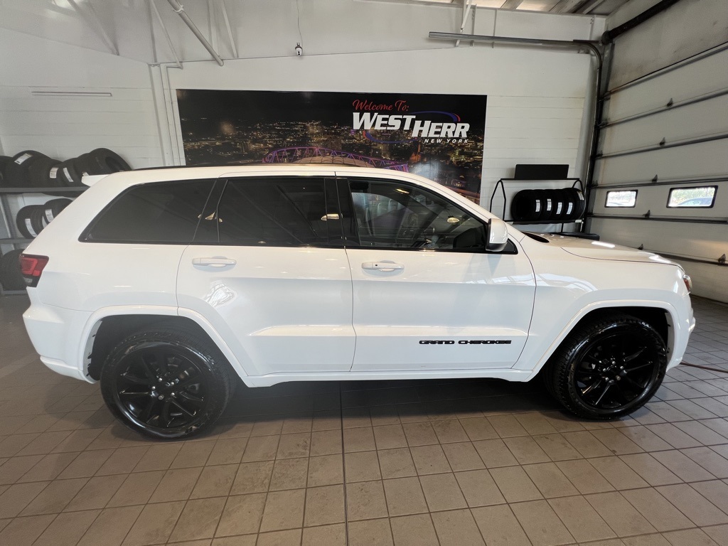 2019 Jeep Grand Cherokee Altitude photo 9