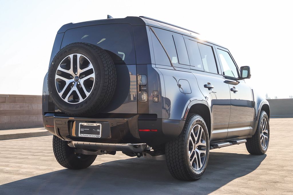 2026 Land Rover Defender 110 S photo 4