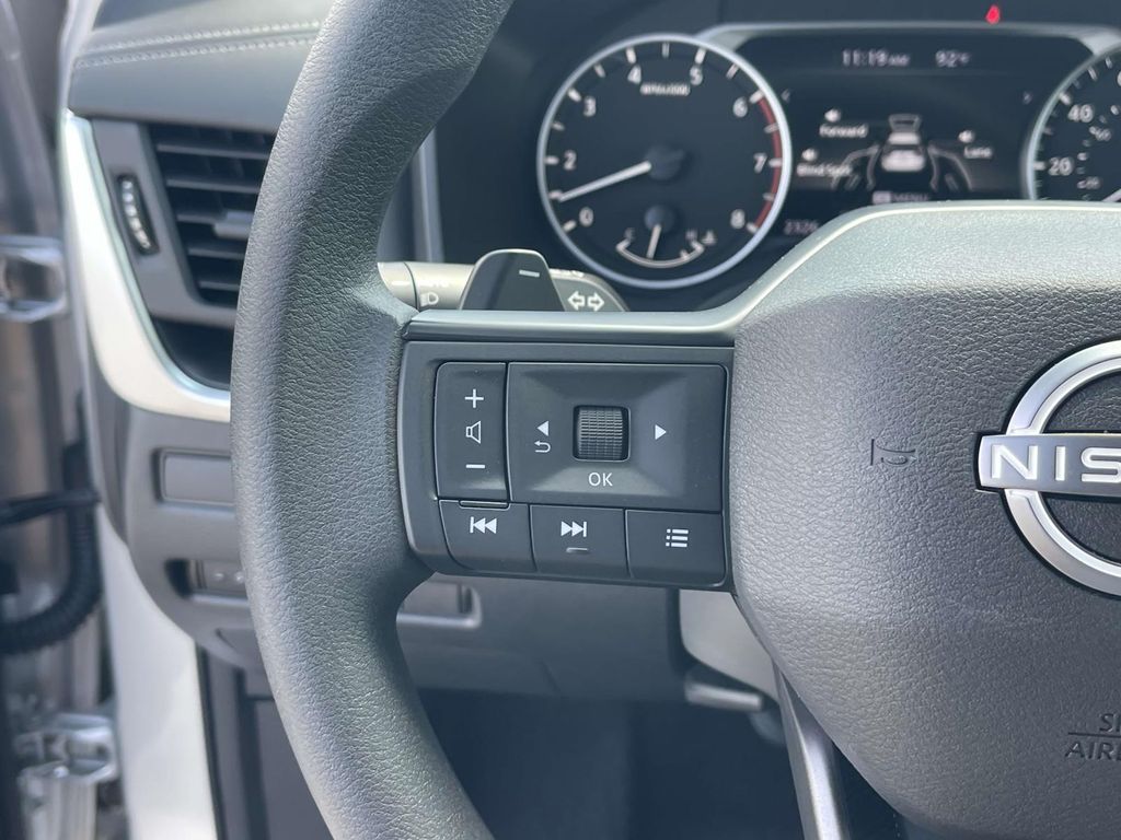 2025 Nissan Rogue S photo 15