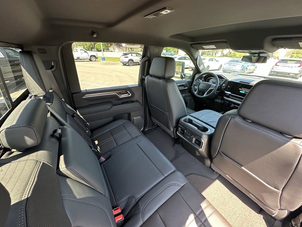 2025 Chevrolet Silverado 2500HD High Country photo 19