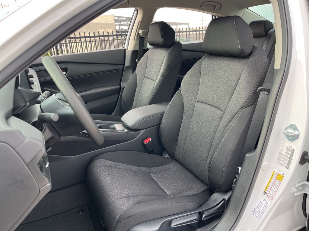 2025 Honda Accord LX photo 11