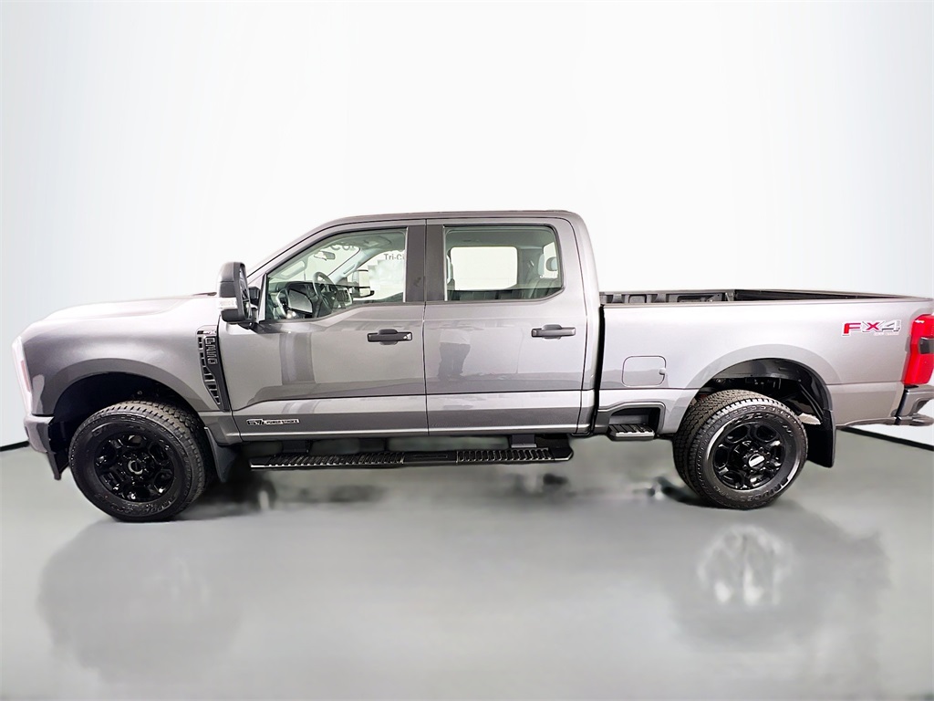 2025 Ford F-350 XL photo 6