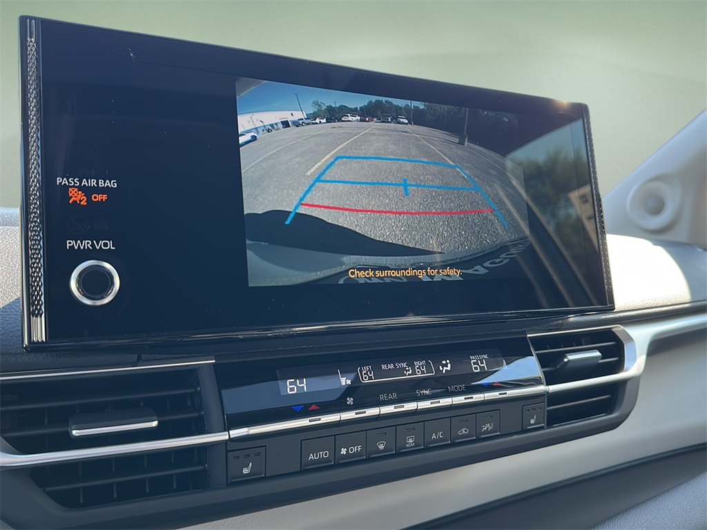 2025 Toyota Sienna XLE photo 19