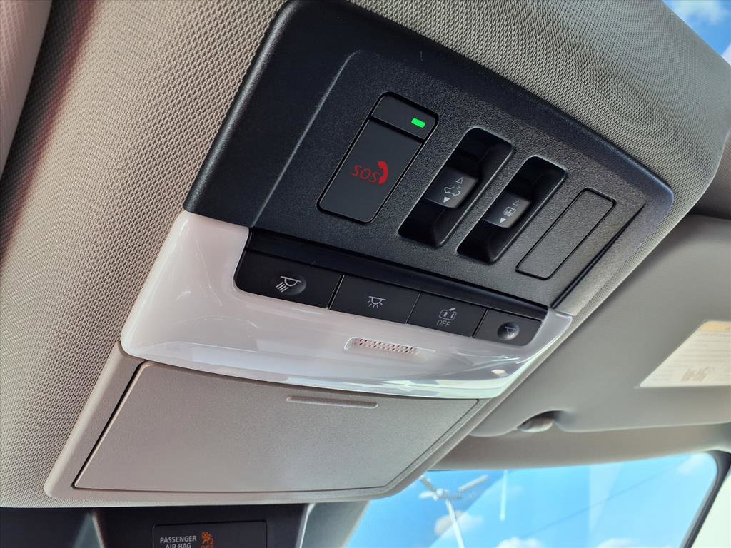 2026 Nissan Rogue Platinum photo 18