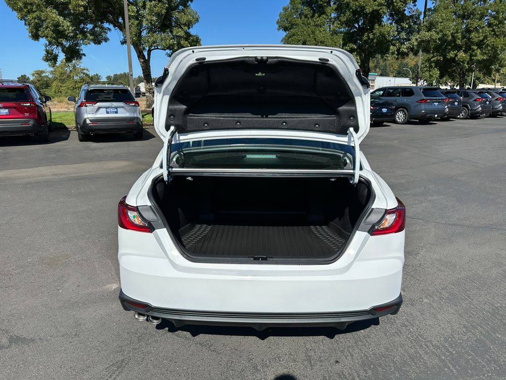 2026 Toyota Camry SE photo 11