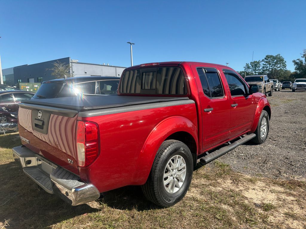 2015 Nissan Frontier SV photo 3