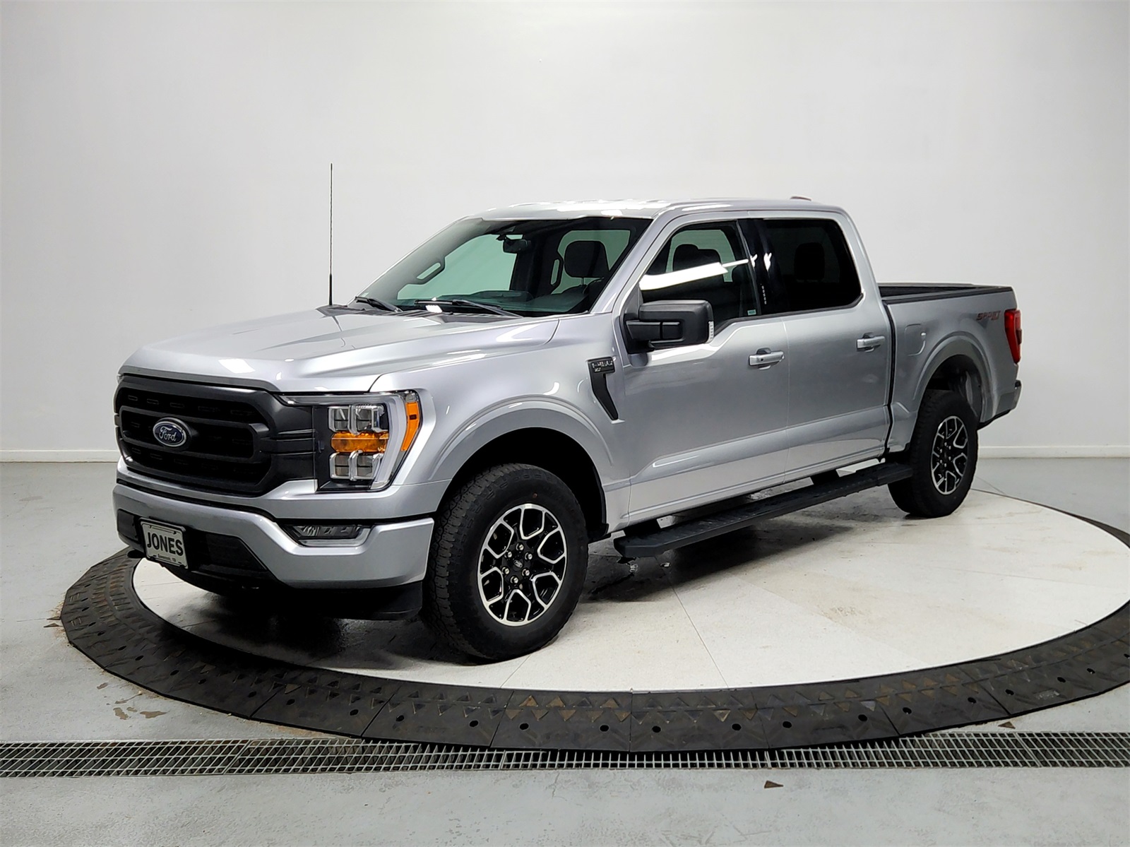 2023 Ford F-150 XLT photo 3