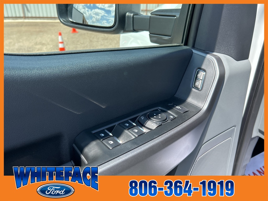 2025 Ford F-350 XLT photo 12