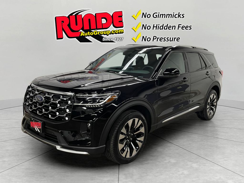 2026 Ford Explorer Platinum's photo