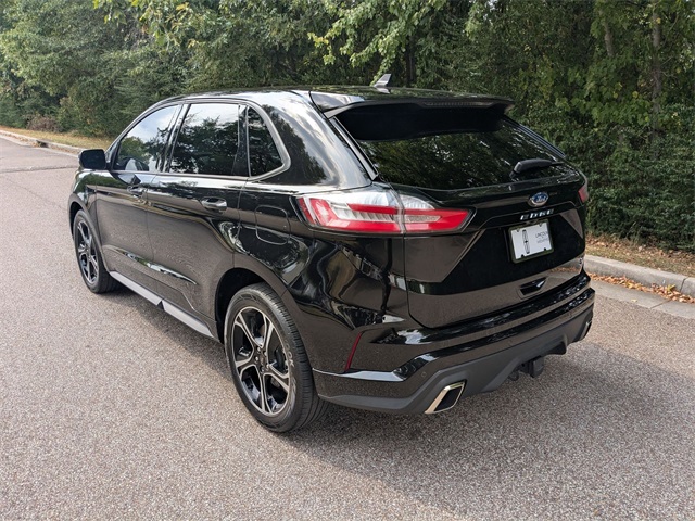 2023 Ford Edge ST photo 3