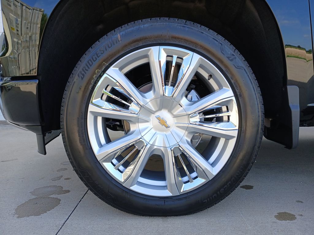 2025 Chevrolet Silverado High Country photo 32