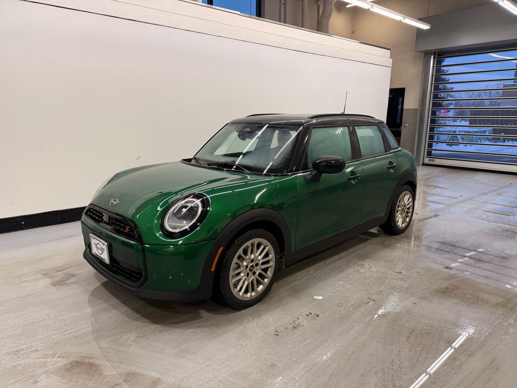 2026 MINI Hardtop 4 Door S's photo