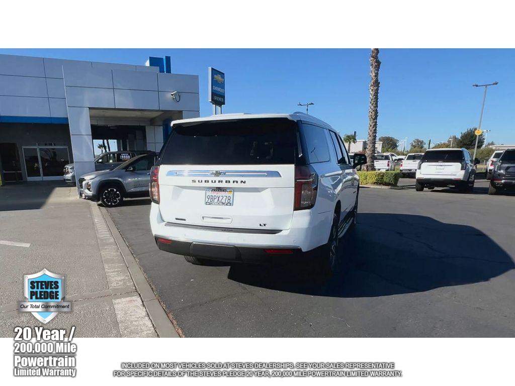 2022 Chevrolet Suburban LT photo 10