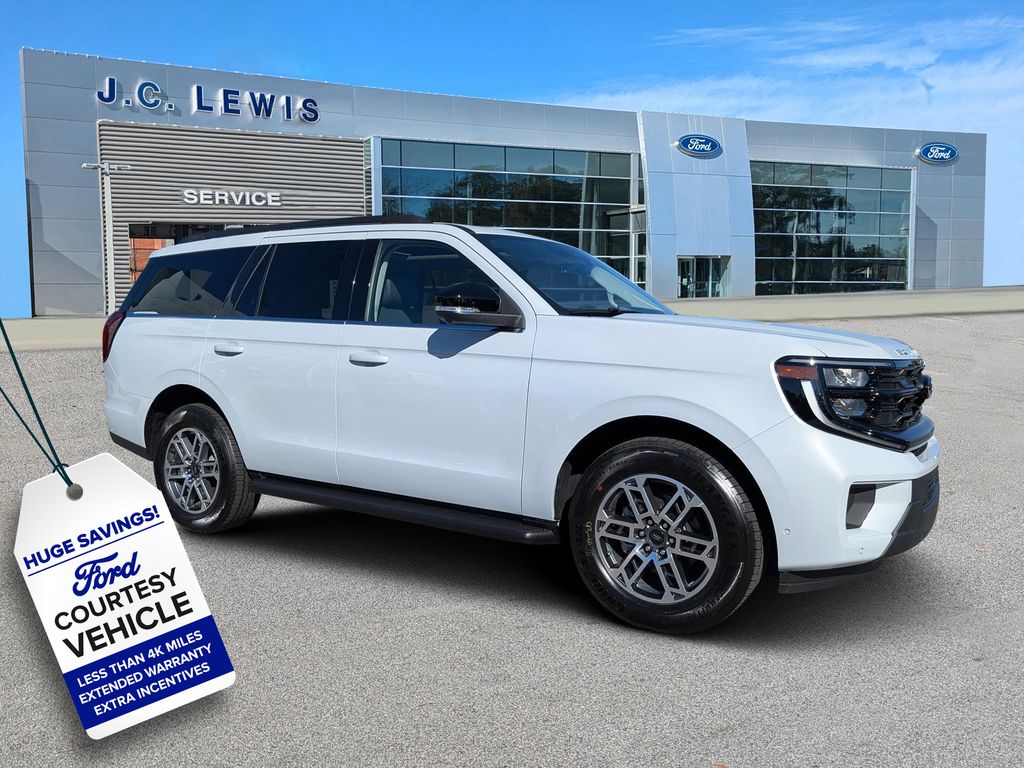 2025 Ford Expedition Active's photo