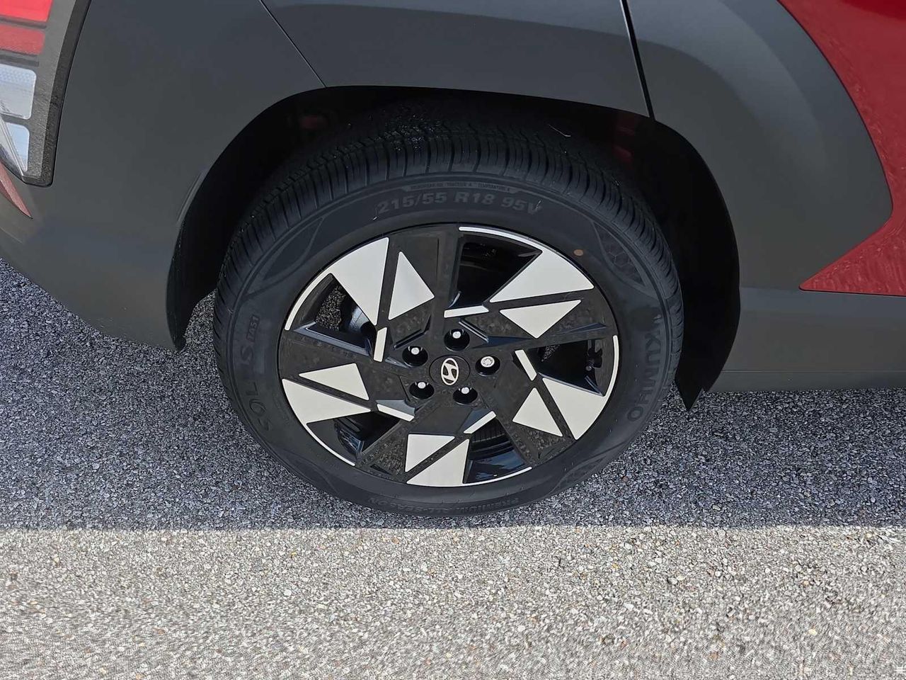2025 Hyundai Kona SEL photo 6