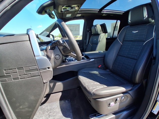 2025 Cadillac Escalade ESV V-Series photo 17