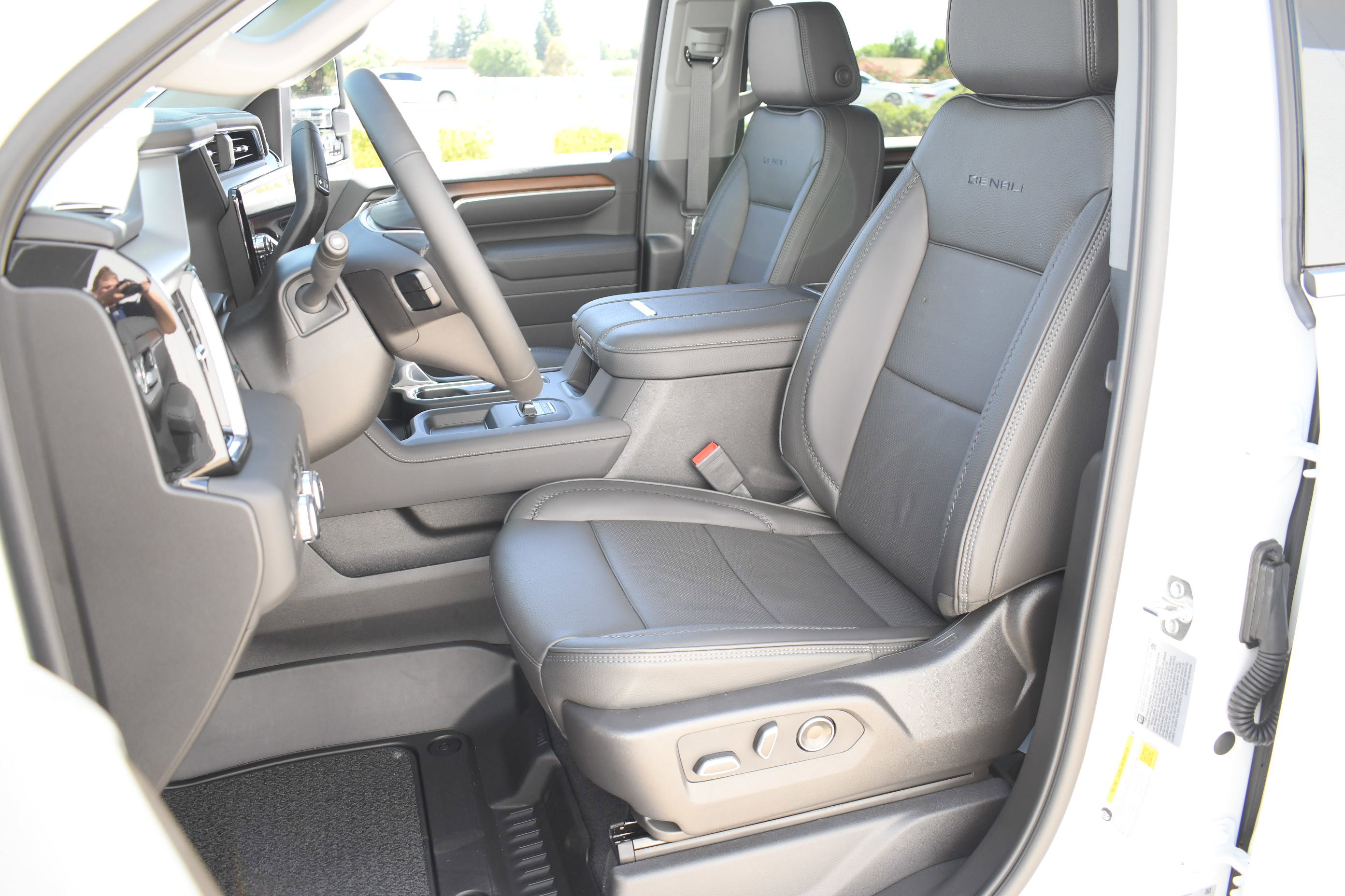 2025 Gmc Sierra 2500 HD Denali photo 36