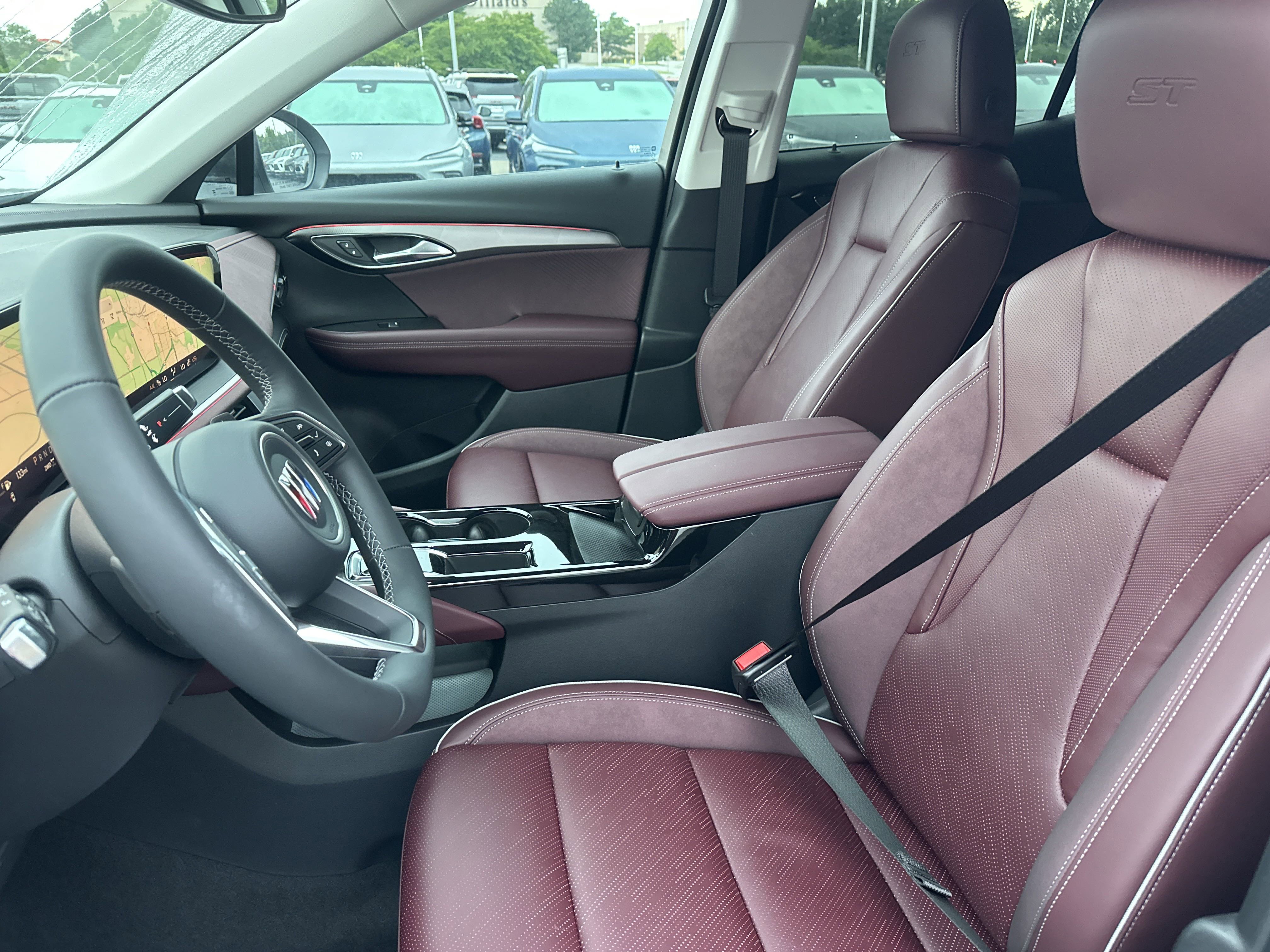 2025 Buick Envision Sport Touring photo 4