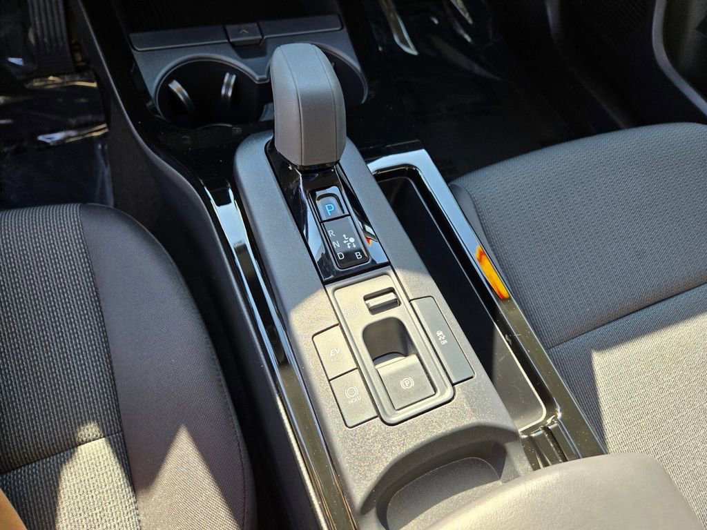 2024 Toyota Prius LE photo 21