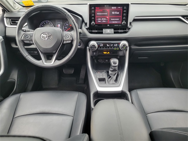 2019 Toyota RAV4 XLE Premium photo 16