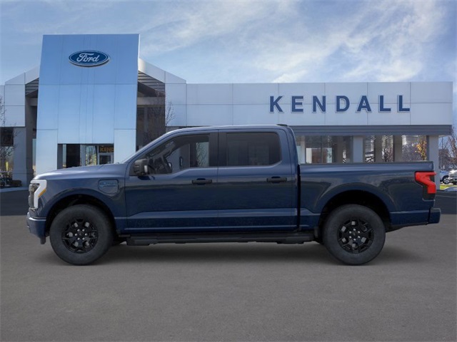 2025 Ford F-150 Lightning XLT photo 3