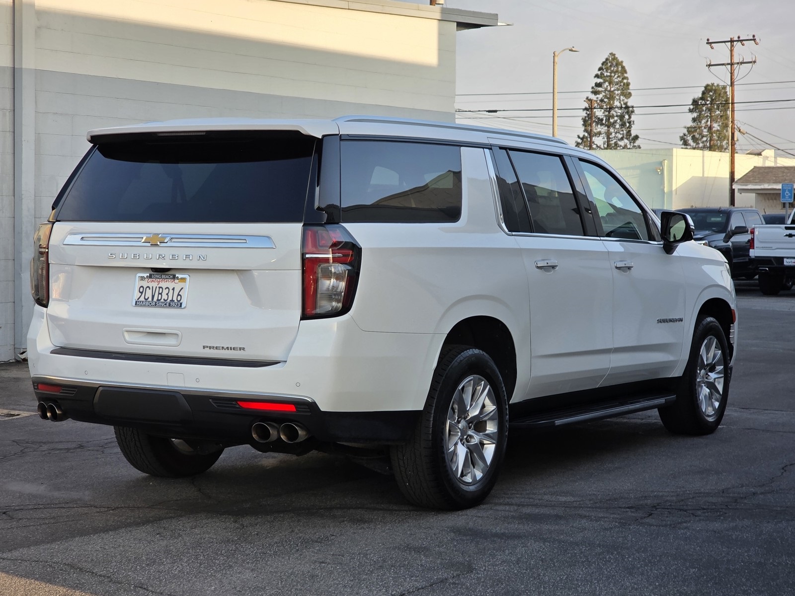 2023 Chevrolet Suburban Premier photo 7