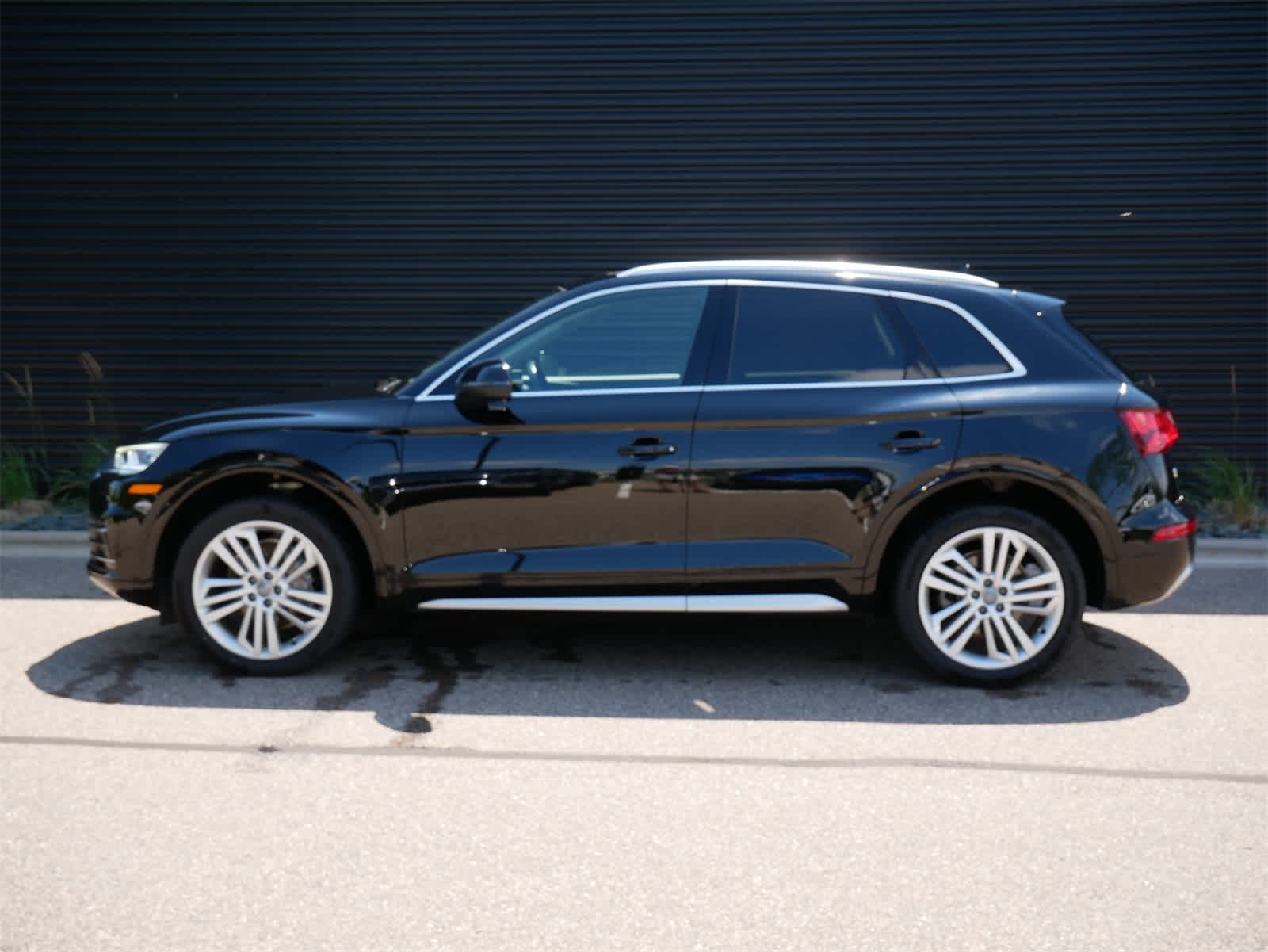 Used 2019 Audi Q5 Premium Plus with VIN WA1BNAFY1K2100042 for sale in Saint Paul, Minnesota