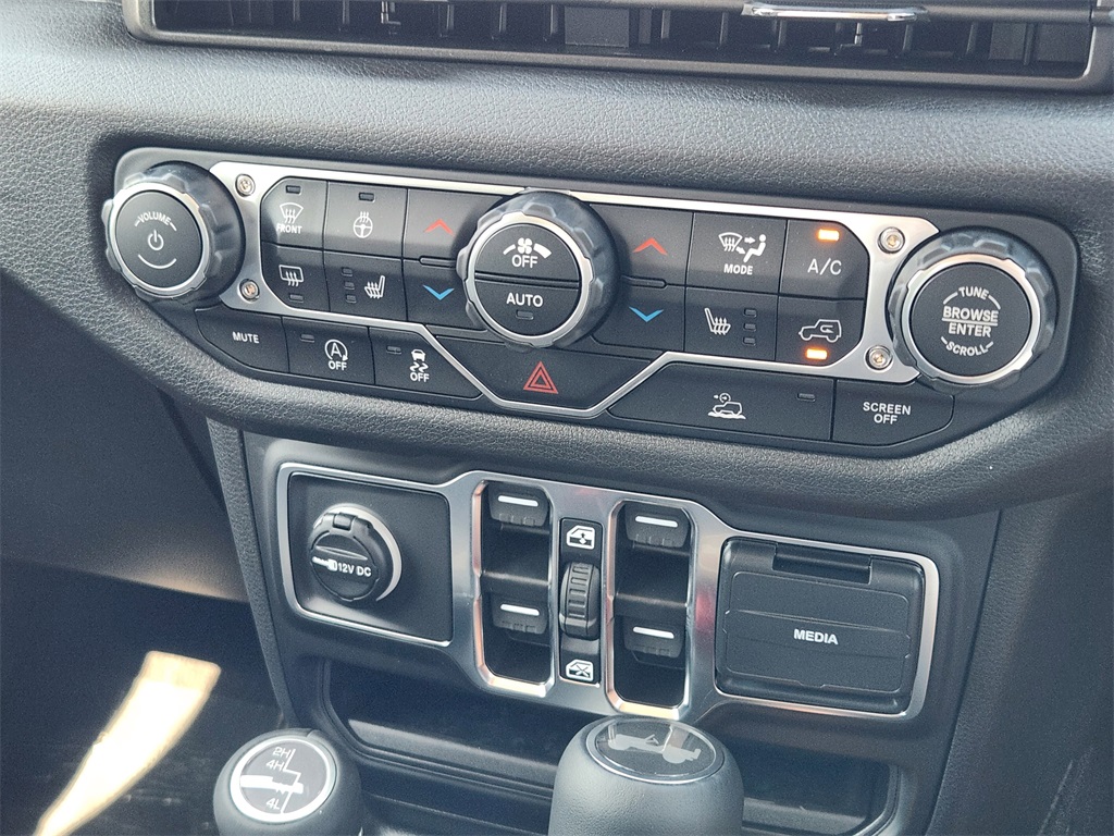2025 Jeep Wrangler Sport RHD photo 13