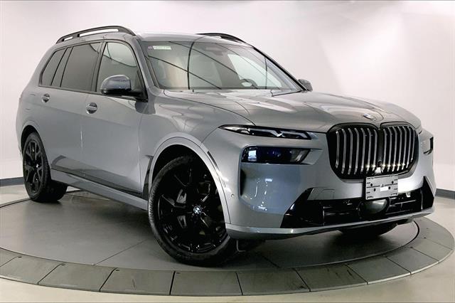 2024 BMW X7 40i's photo