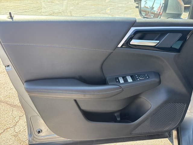 2023 Mitsubishi Outlander SE photo 14