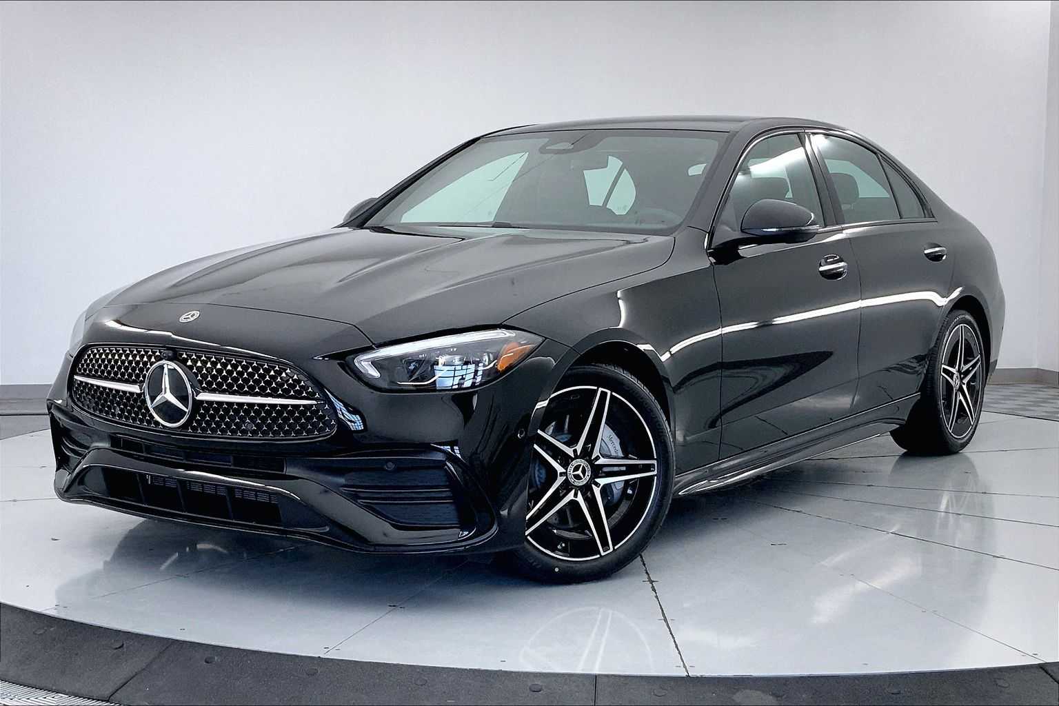 2025 Mercedes-Benz C-Class Sedan C 300's photo