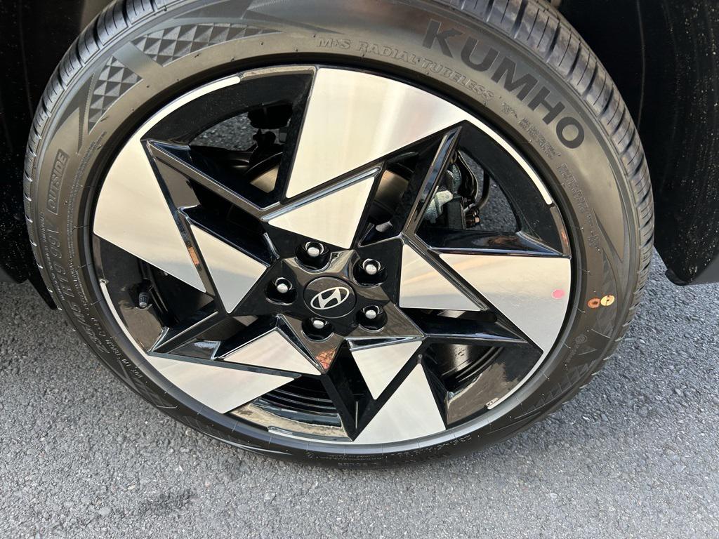 2026 Hyundai Kona Limited photo 6
