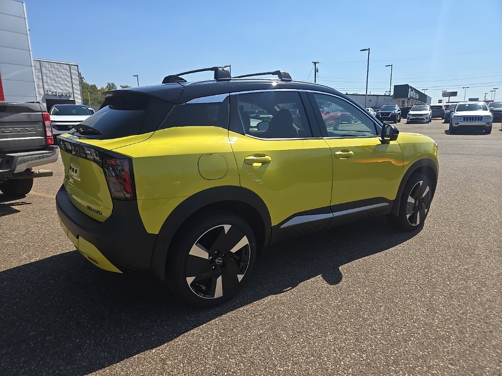 2026 Nissan Kicks SR photo 7