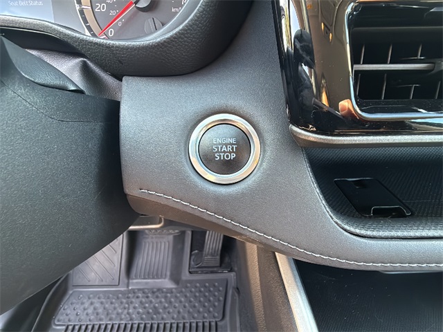 2020 Toyota Highlander LE photo 20