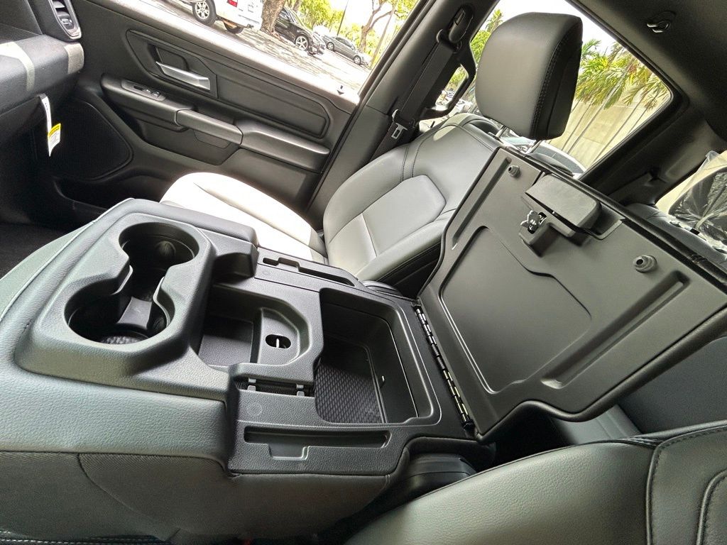2025 Ram 1500 Tradesman photo 32
