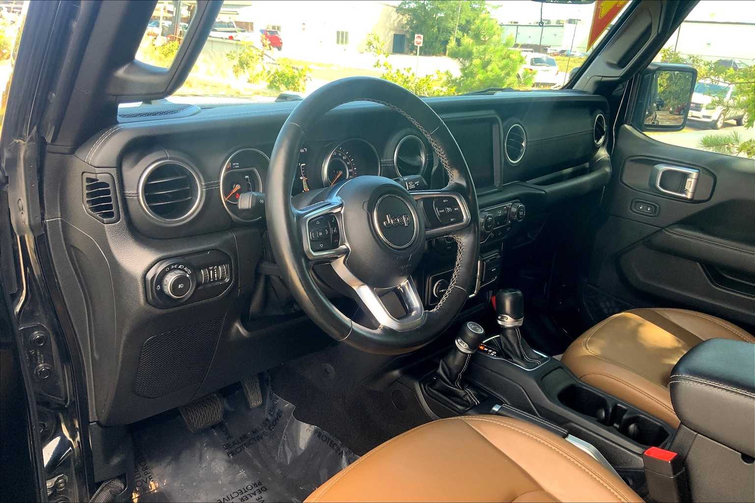 2021 Jeep Wrangler Unlimited Sahara photo 13