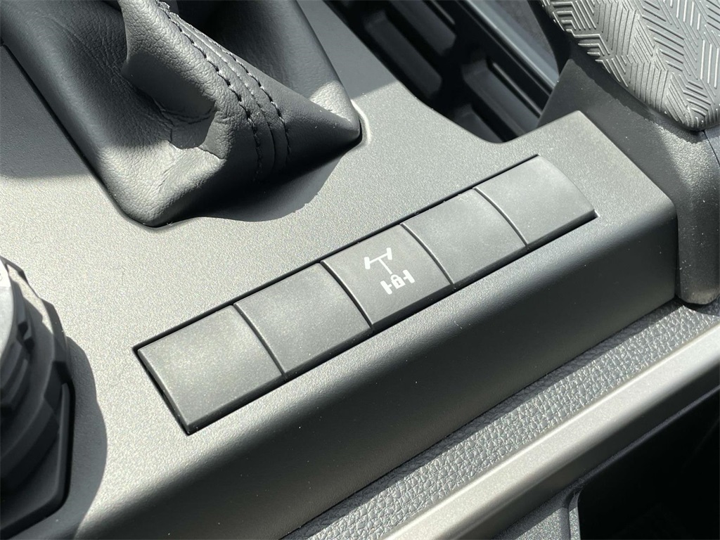 2025 Toyota 4Runner TRD Off-Road photo 29
