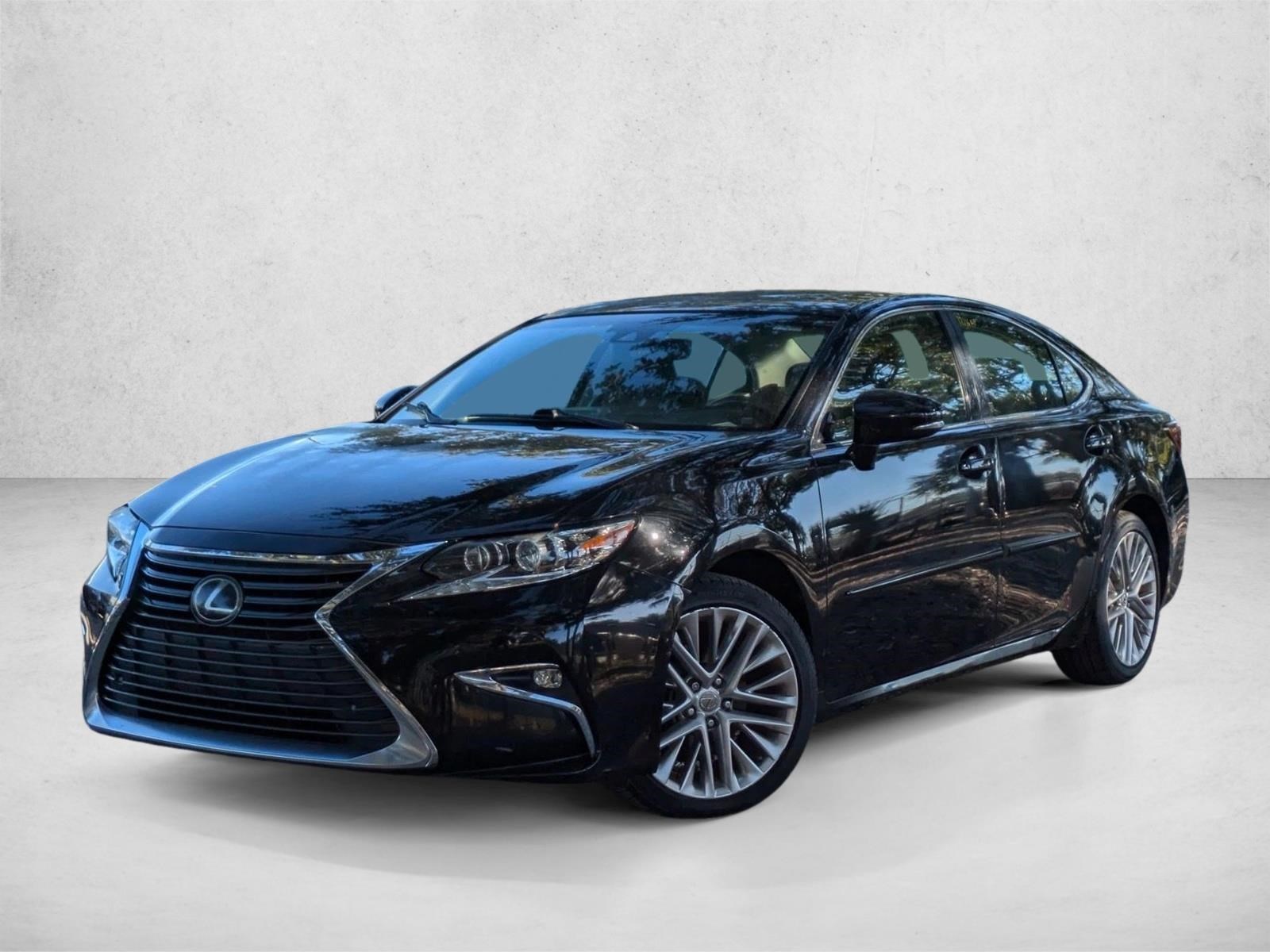 2016 Lexus ES 350's photo