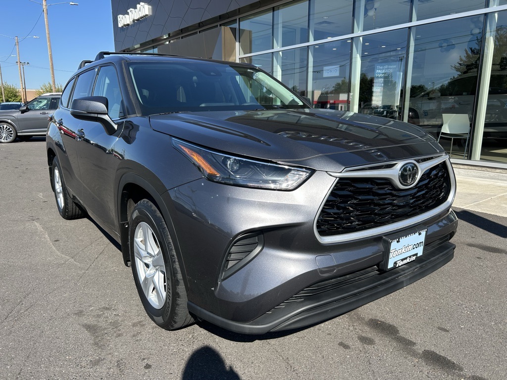 2022 Toyota Highlander L photo 2