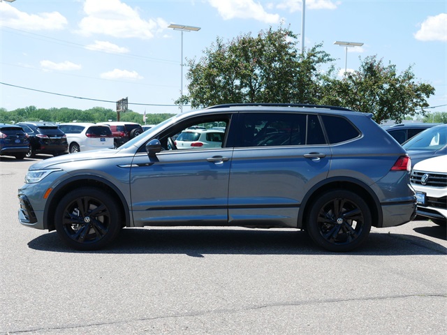2024 Volkswagen Tiguan SE R-Line Black photo 3
