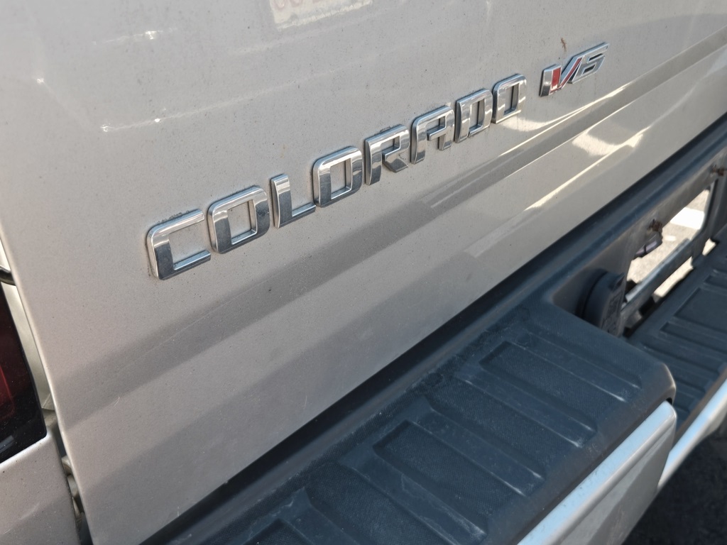 2017 Chevrolet Colorado LT photo 4
