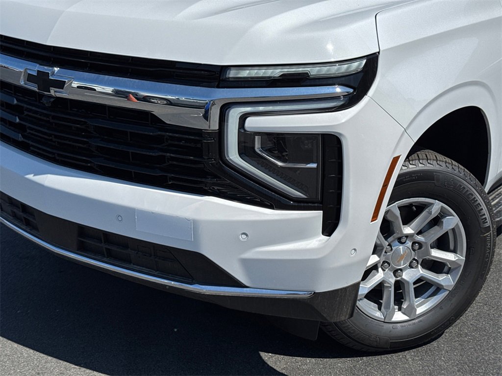 2025 Chevrolet Tahoe LS photo 2