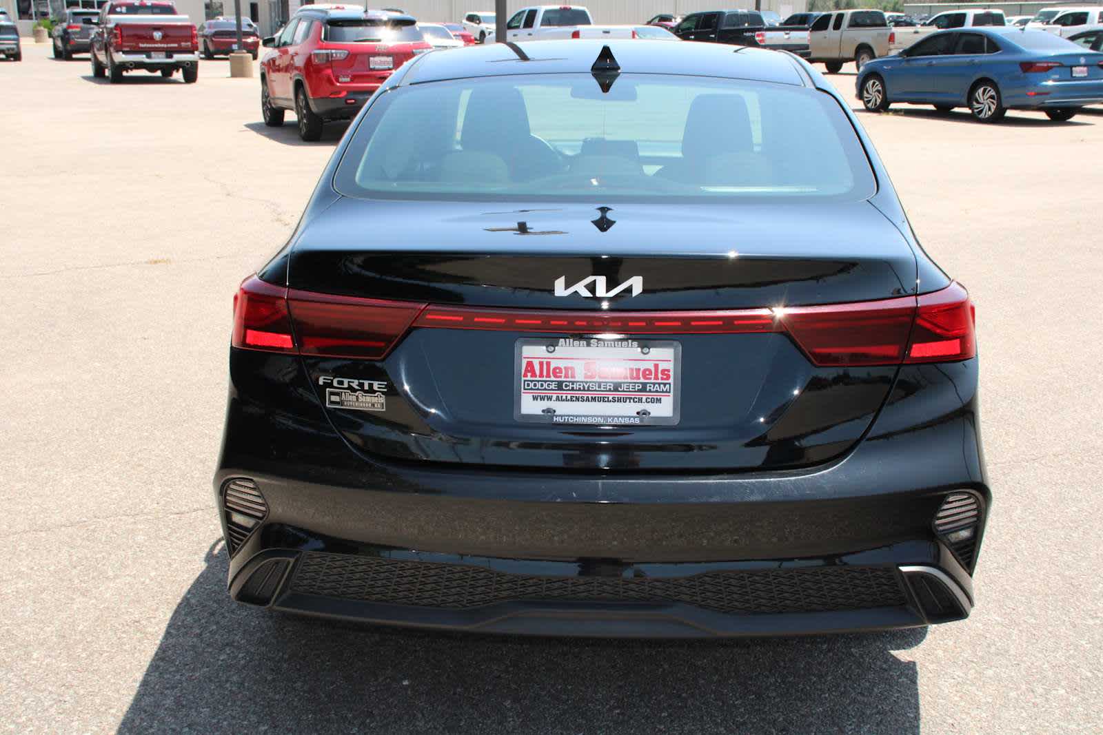 2024 Kia Forte LXS photo 8