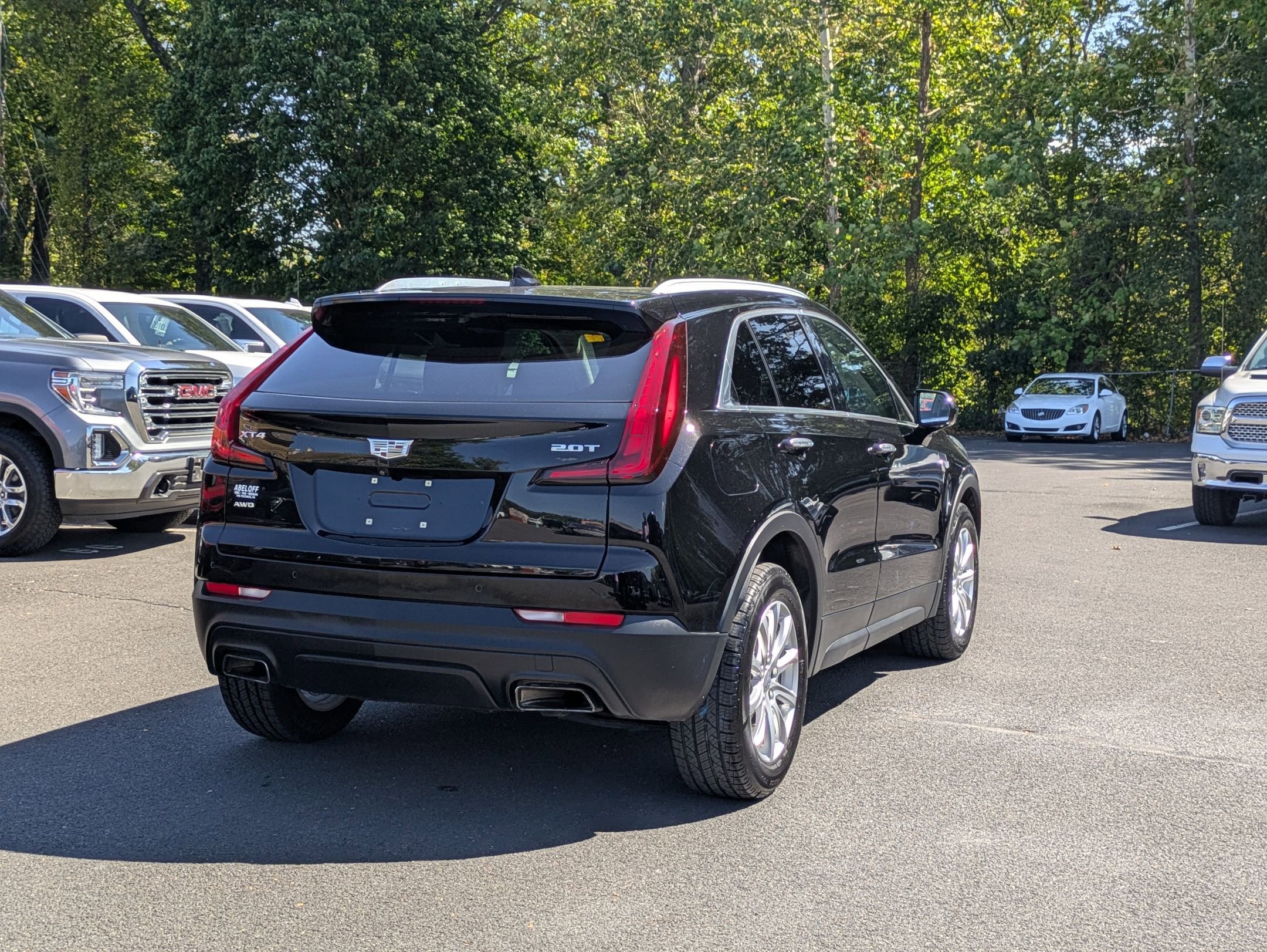 2019 Cadillac XT4 Luxury photo 2