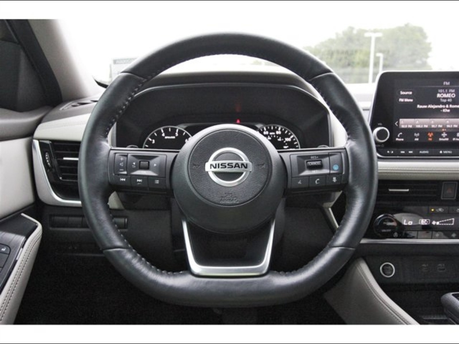 2021 Nissan Rogue SL White at TX Auto Group