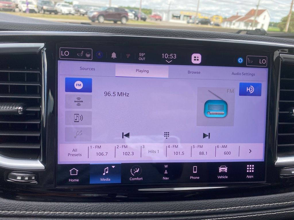 2022 Chrysler Pacifica Limited photo 2