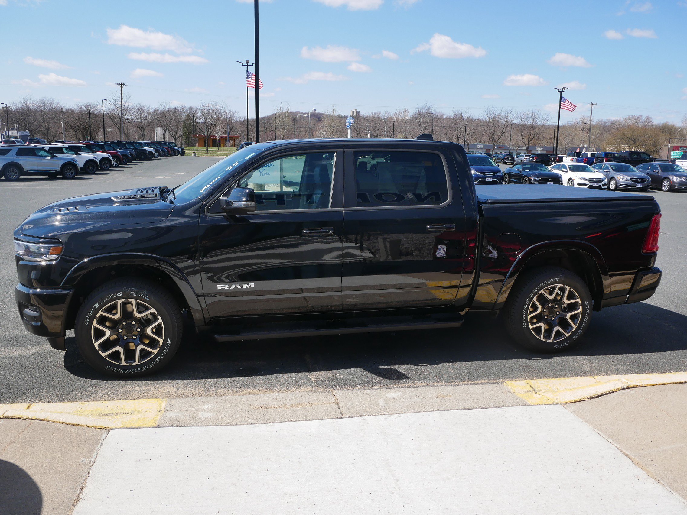2025 Ram 1500 Laramie photo 3