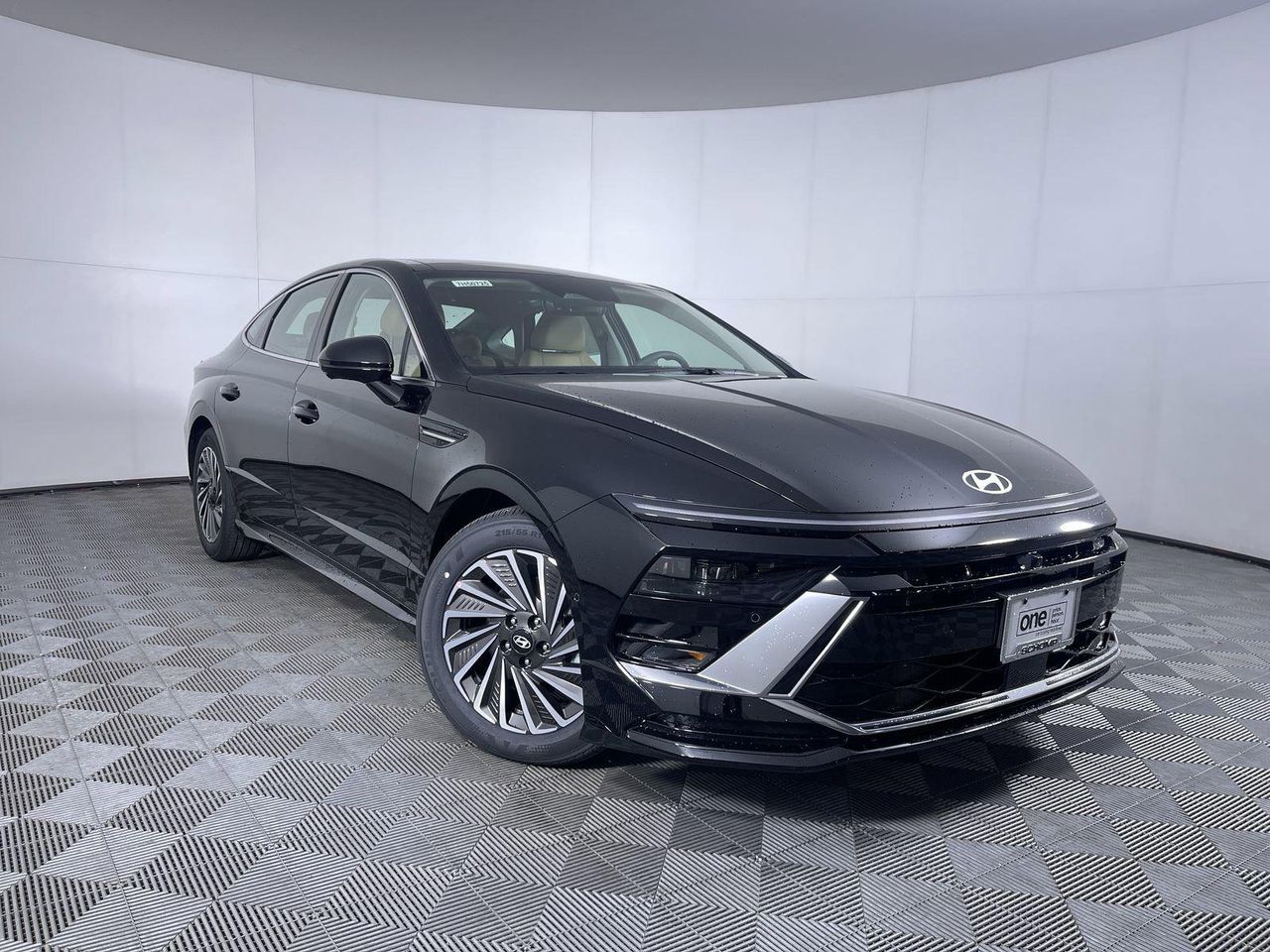2025 Hyundai Sonata Hybrid Limited photo 3