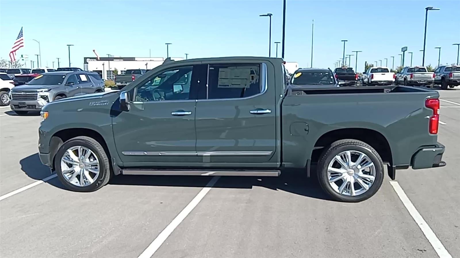 2026 Chevrolet Silverado 1500 High Country photo 3
