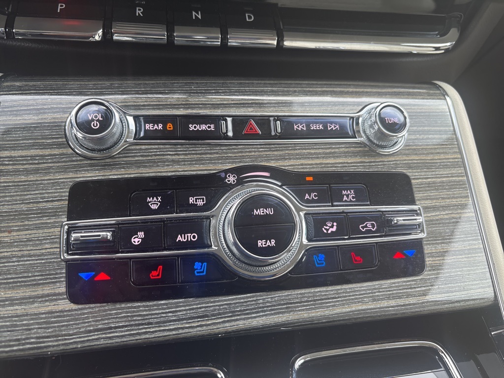 2021 Lincoln Aviator Black Label photo 22